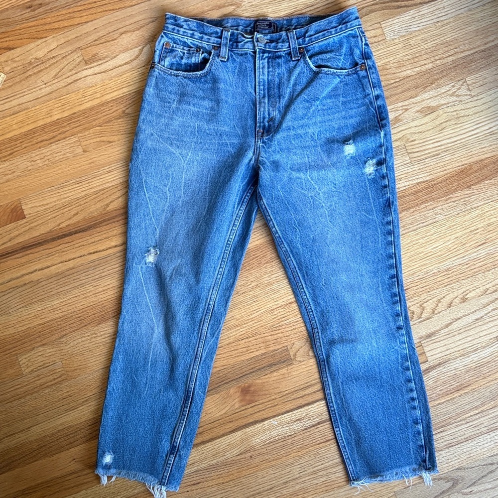 Abercrombie & Fitch 4S 27” Light Blue Distressed mom Jeans